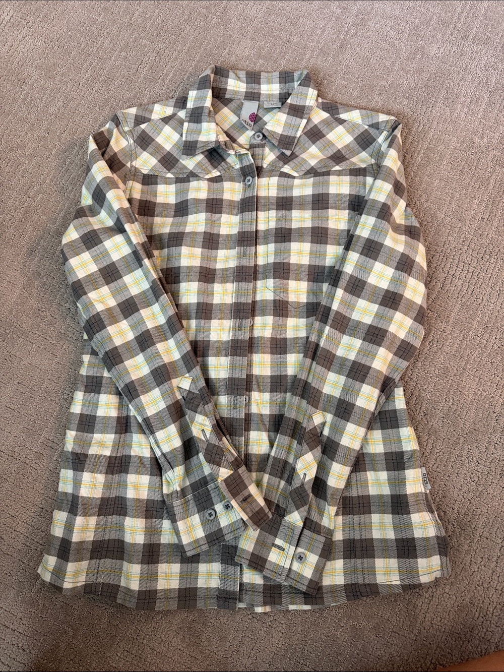 Stio Women's Plaid Button-Up Shirt in Gray, White, Yellow